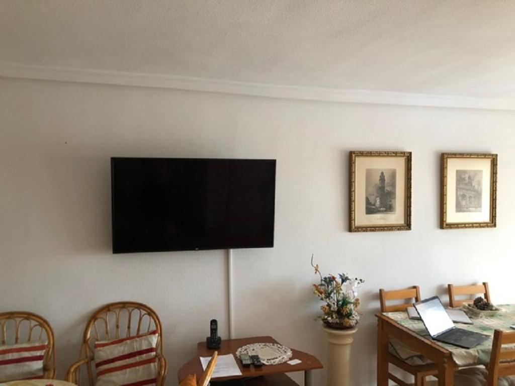 Valencia, Ideally Located 3Bed-2Bath Apart.Few Mints Walk From Beach,Pool,Shop. Port Saplaya Exterior foto
